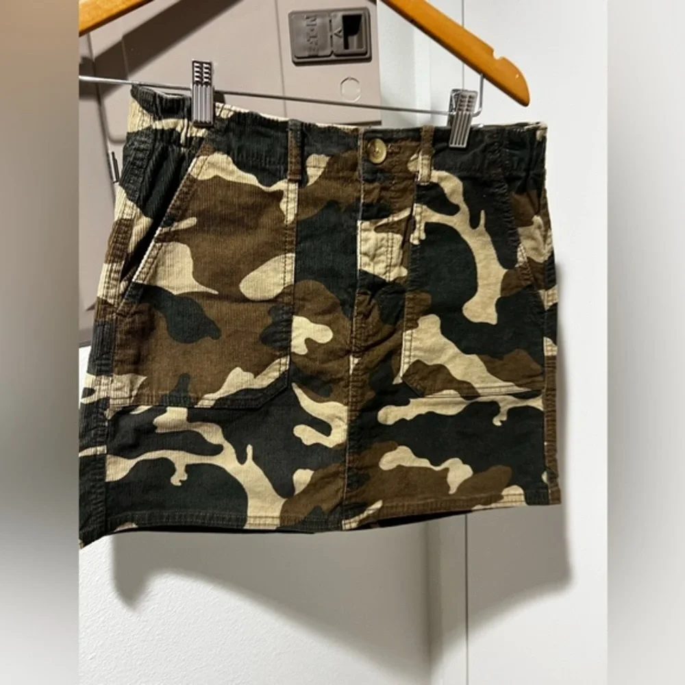 Women's American Eagle Super Stretch Camo Corduroy Skirt Size 4